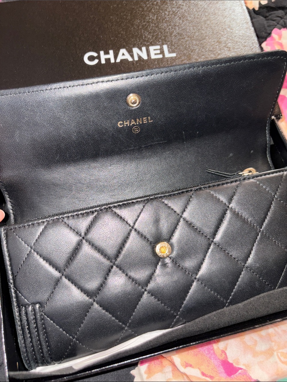 CHANEL Black Quilted Lambskin Leather Wallet - Picture 2 of 10